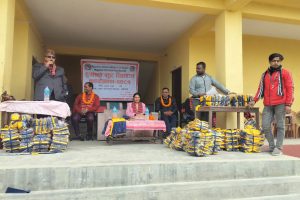 महानगरद्वारा सामुदायिक विद्यालयका विद्यार्थीलाई न्यानो कपडा वितरण
