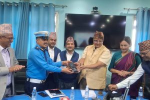 मापसे चेकजाँच गर्ने ब्रेथलाइजर मेसिन हस्तान्तरण