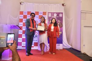 ‘आनन्द कार्की सुमधुर साँझ’ सम्पन्न, गायिका जेनिसा गौत्तम सम्मानित