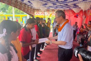 चिनियाँ राजदूतद्वारा झापाको अर्जुनधारामा विभिन्न कार्यक्रमहरूमा सहभागिता, उद्योग अवलोकन तथा छात्रवृत्ति वितरण