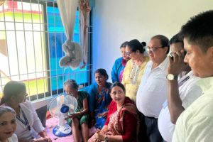 विराटनगर ८ का जेष्ठ नागरिक स्वास्थ्य अवस्था बुझ्दै जनप्रतिनिधि